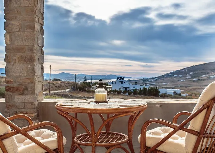 Helen Parikia (Paros)